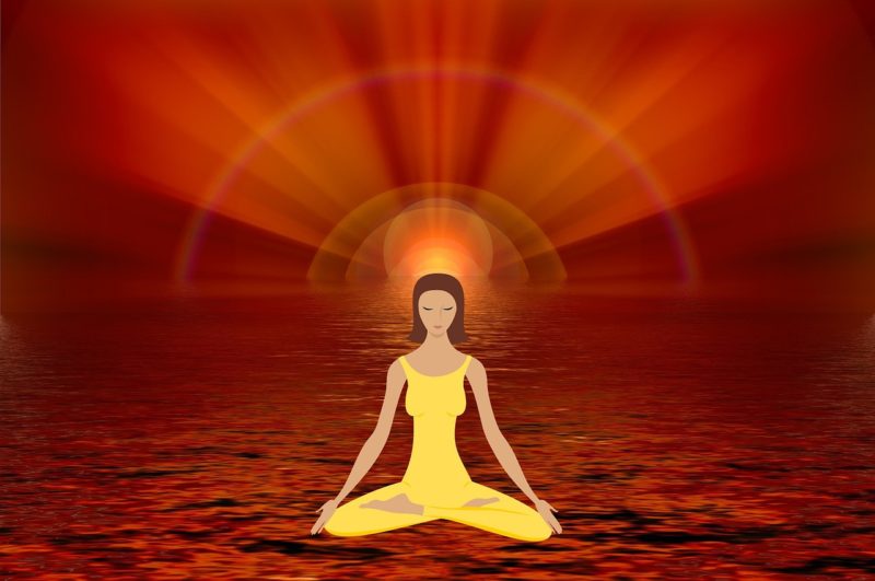 mulher ativando o poder da mente sob meditação